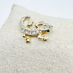 VNTG Gold Plated Gecko Lizard Brooch Pin Emerald Eyes